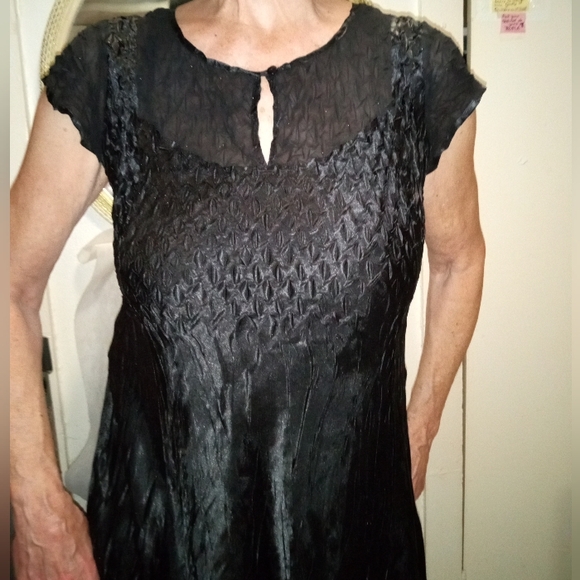 LITTLE BLACK DRESS - Picture 10 of 13